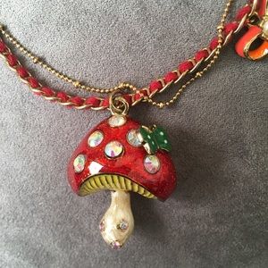 ✨🍄Betsey Johnson Tea Party mushroom necklace 🍄✨
